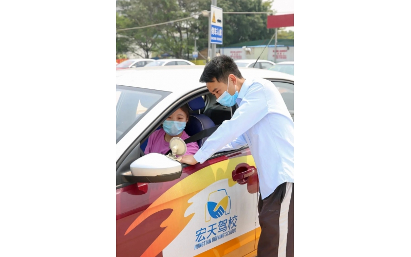 油价涨涨涨，各地驾校学费暴涨！现在报名最划算！